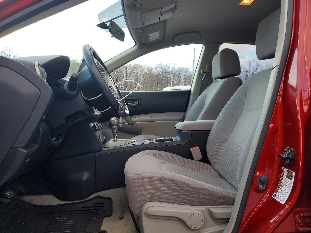 2013 NISSAN ROGUE S photo 7