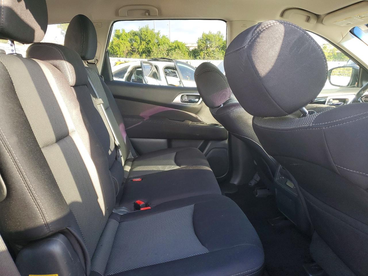 2017 NISSAN PATHFINDER S photo 11