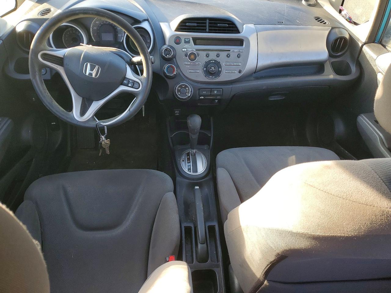 2013 HONDA FIT photo 8
