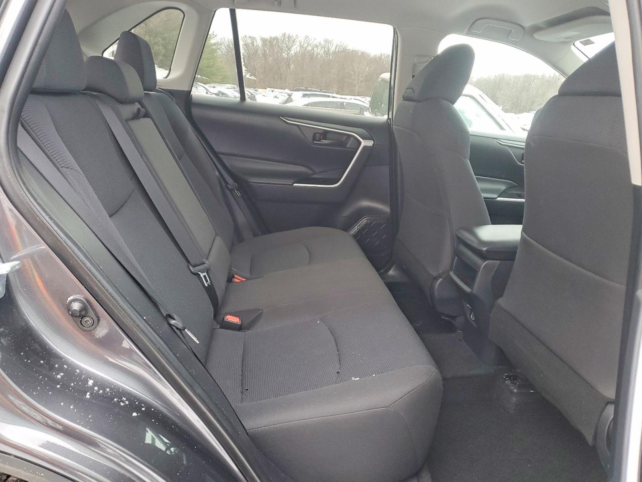 2021 TOYOTA RAV4 LE photo 11