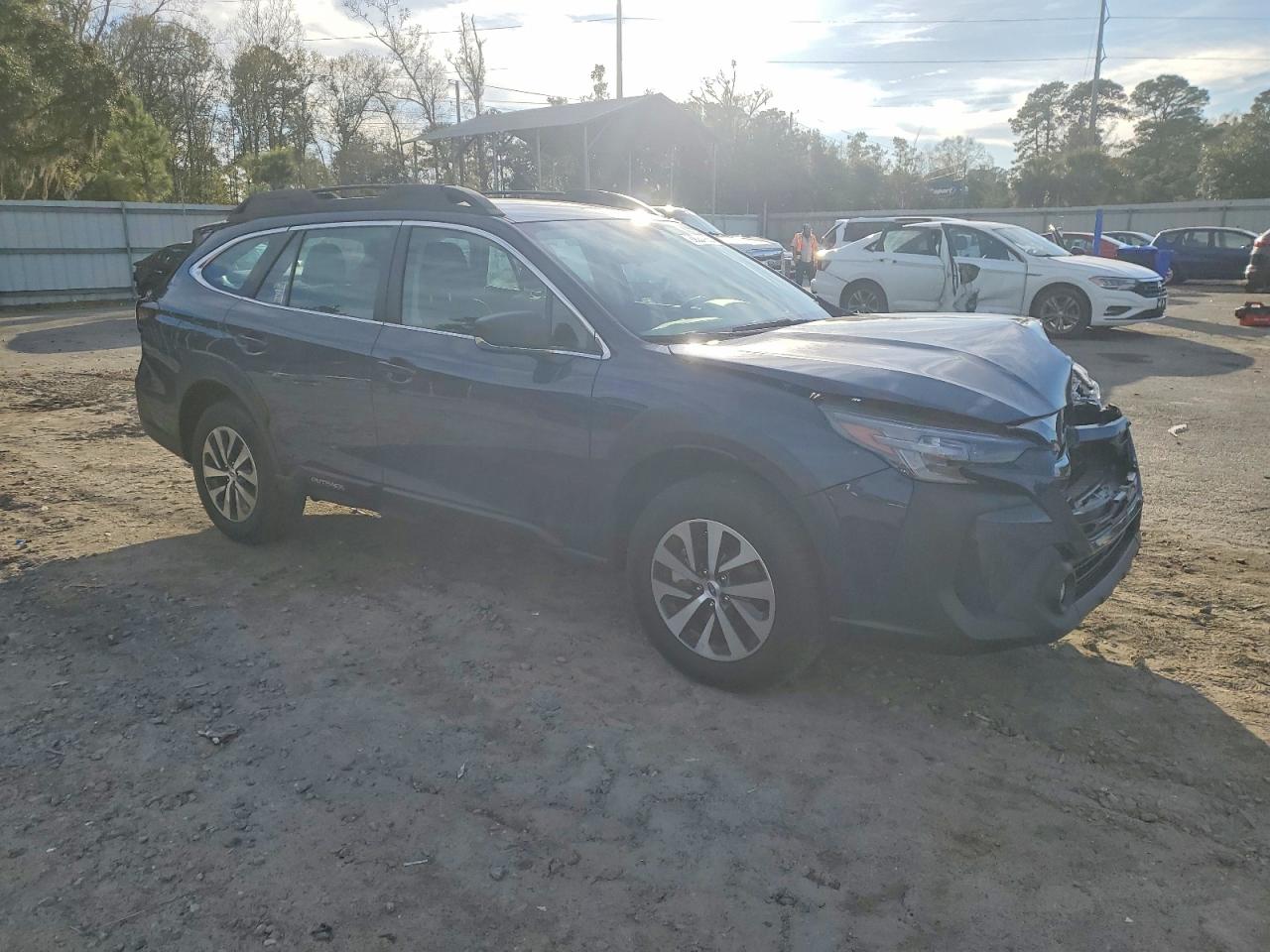 2025 SUBARU OUTBACK photo 4