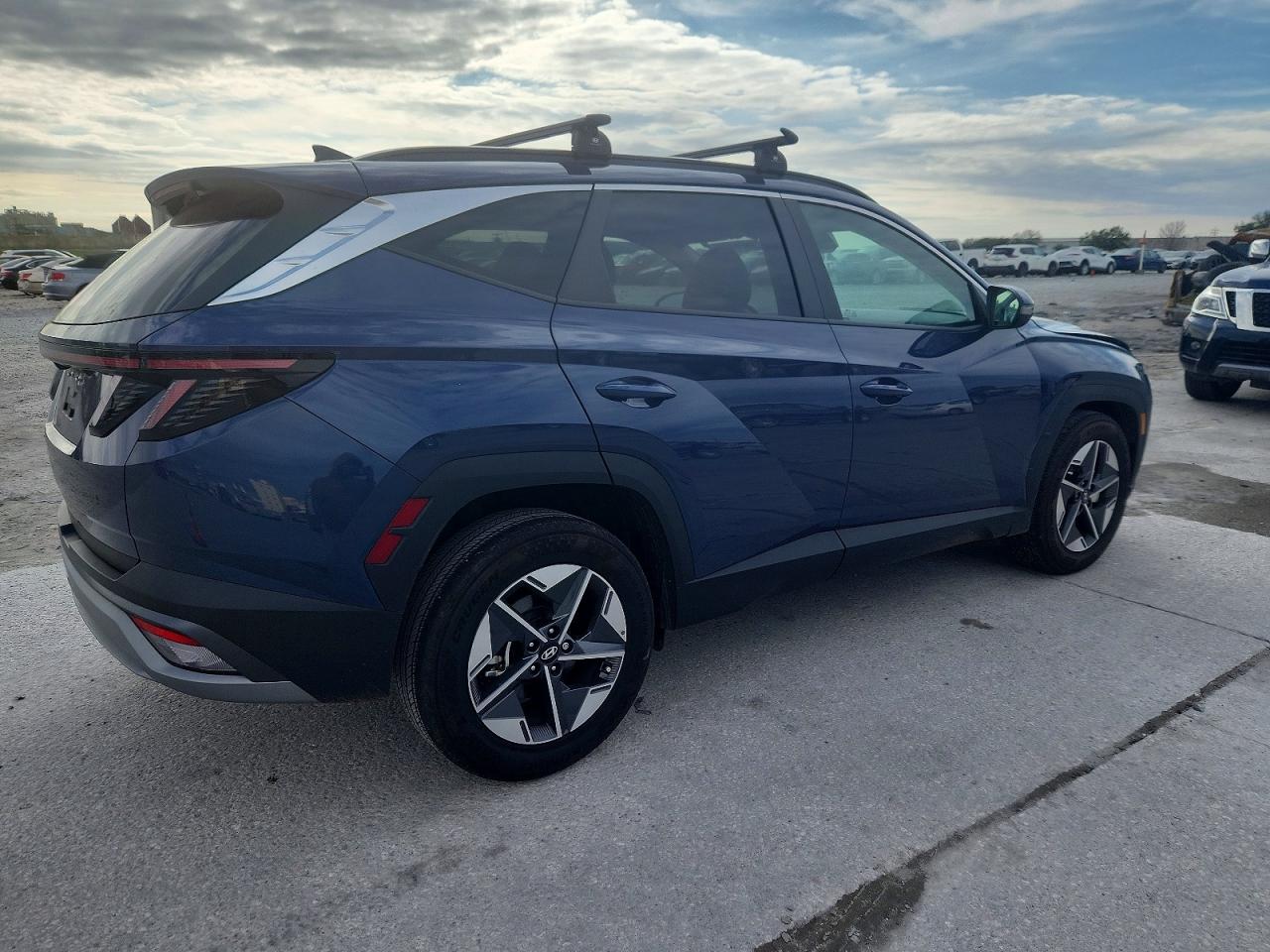 2025 HYUNDAI TUCSON SEL photo 5