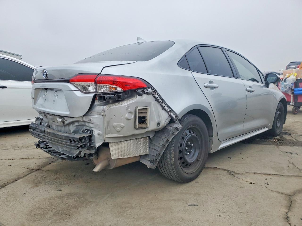 2020 TOYOTA COROLLA LE photo 3