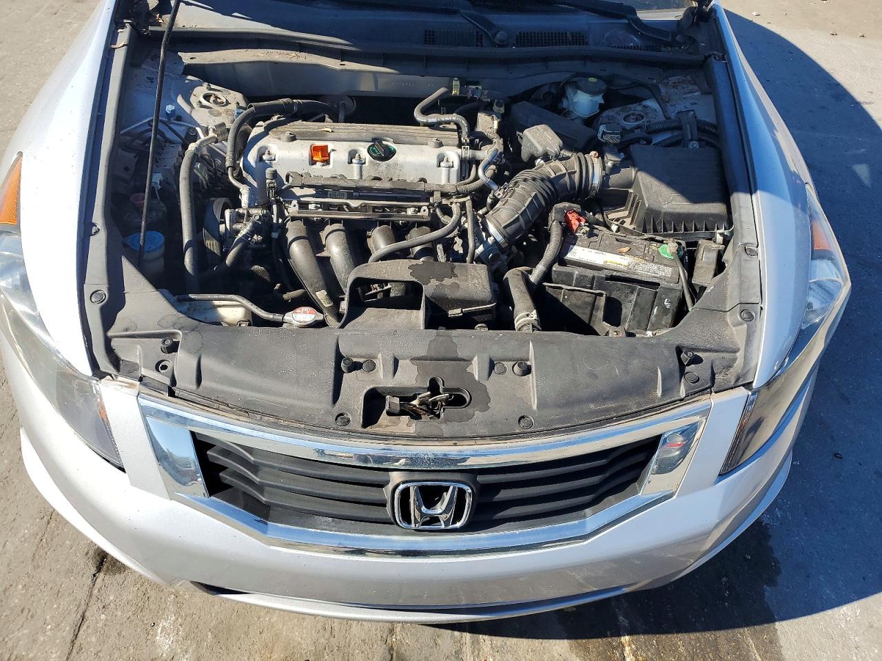 2010 HONDA ACCORD LX photo 11