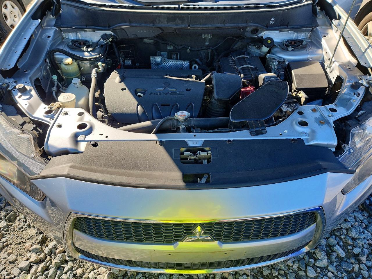 2013 MITSUBISHI OUTLANDER SE photo 12