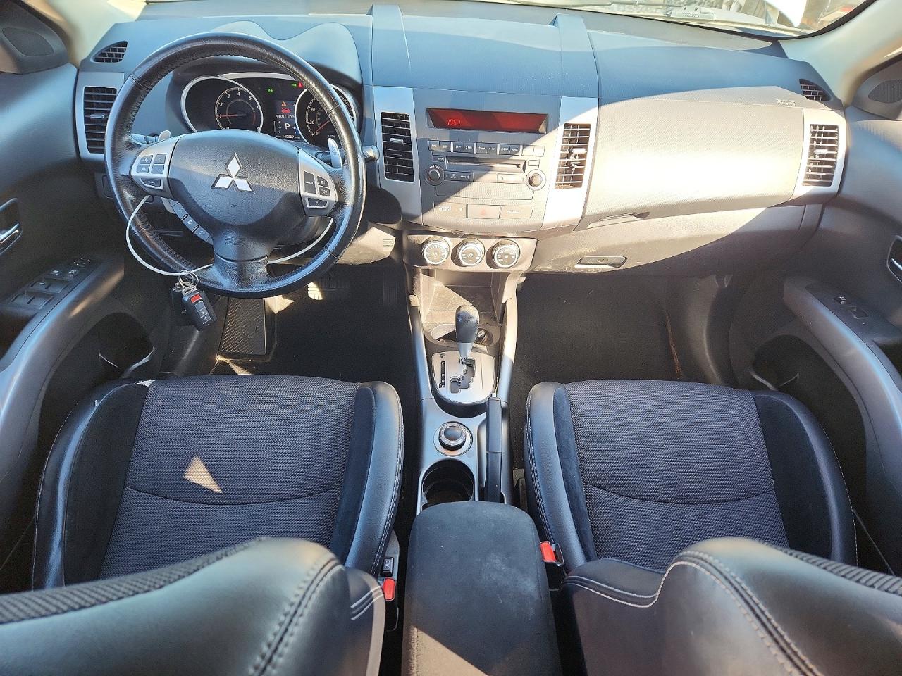 2013 MITSUBISHI OUTLANDER SE photo 8