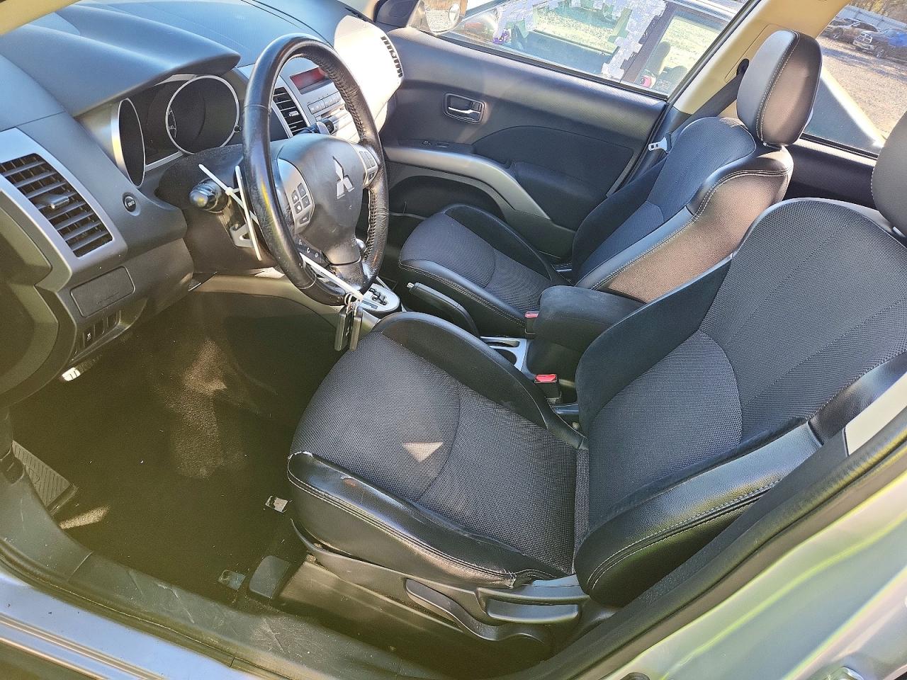 2013 MITSUBISHI OUTLANDER SE photo 7