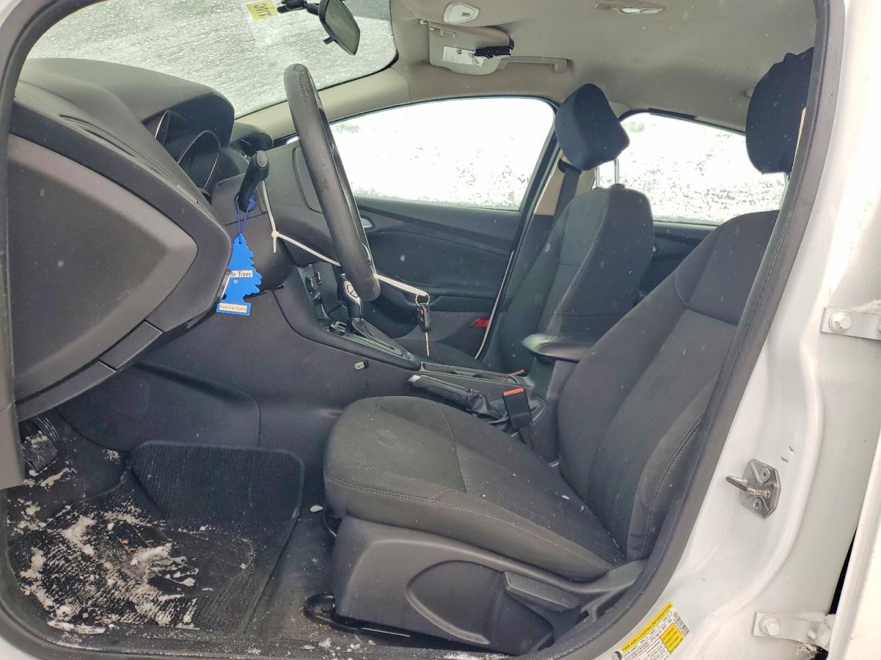 2015 FORD FOCUS SE photo 7