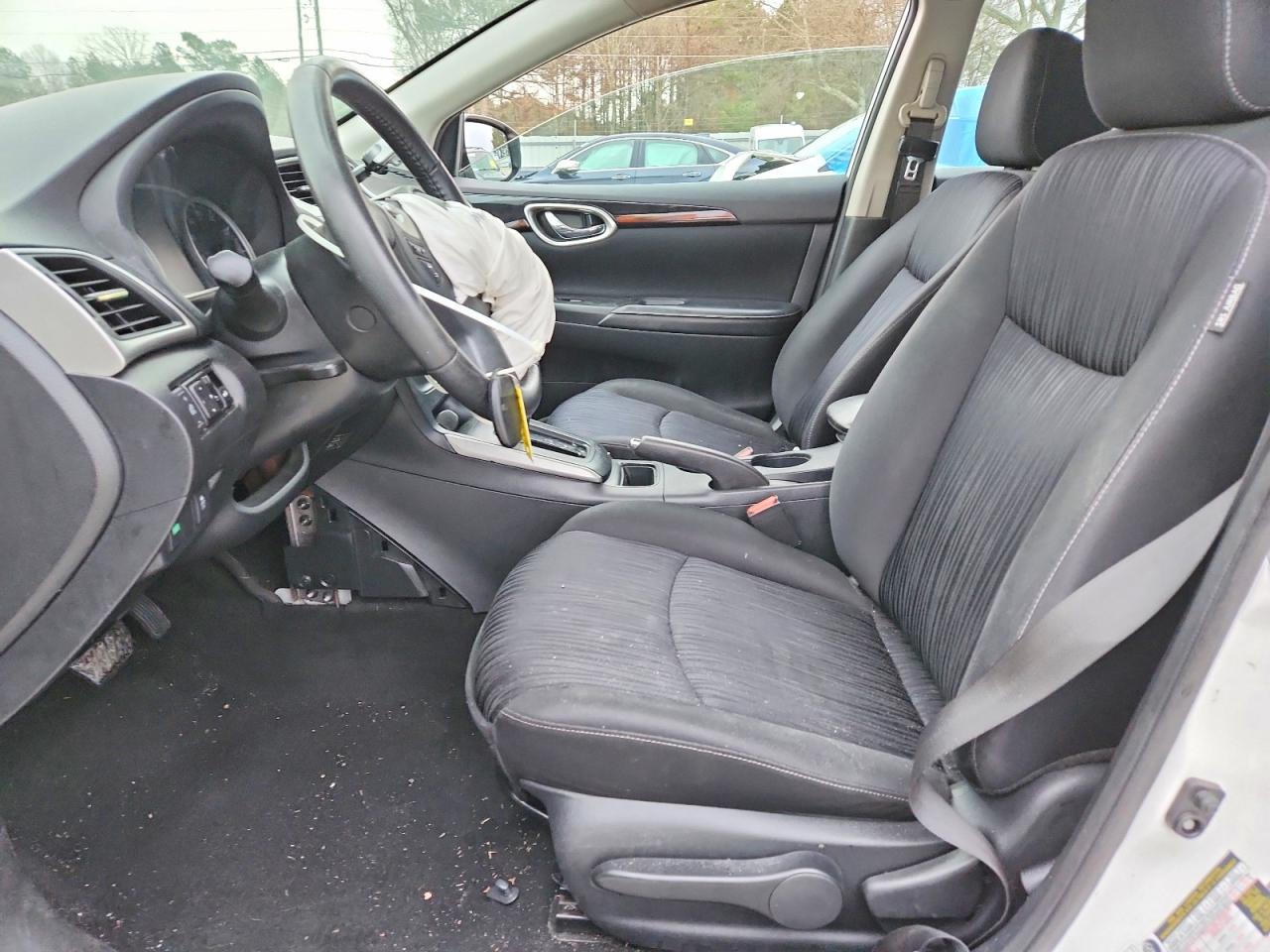 2019 NISSAN SENTRA S photo 7