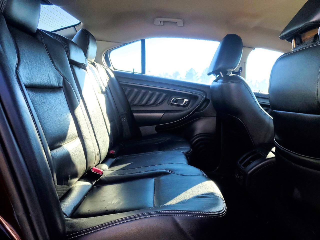 2010 FORD TAURUS SEL photo 19