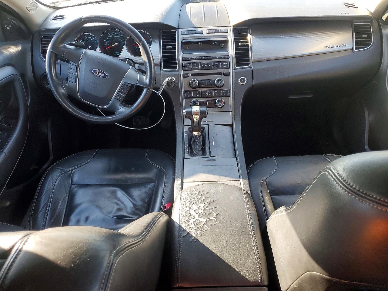 2010 FORD TAURUS SEL photo 15