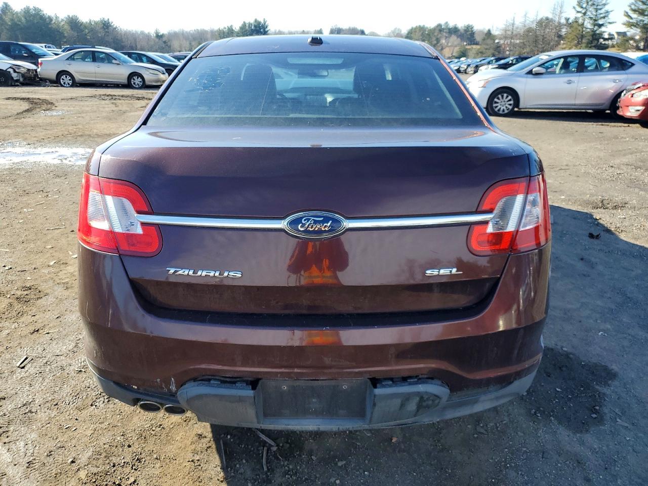 2010 FORD TAURUS SEL photo 11