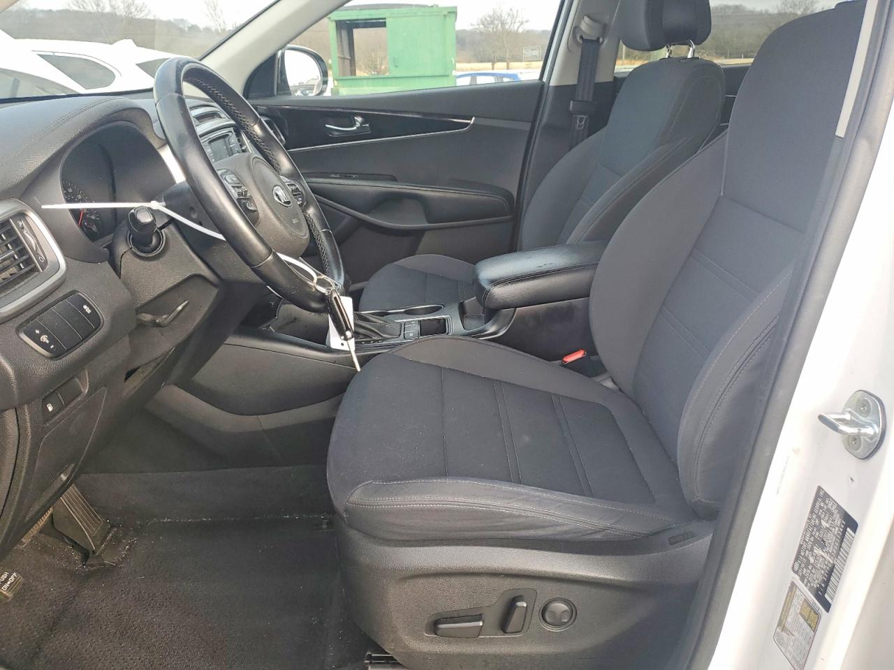 2016 KIA SORENTO LX photo 13