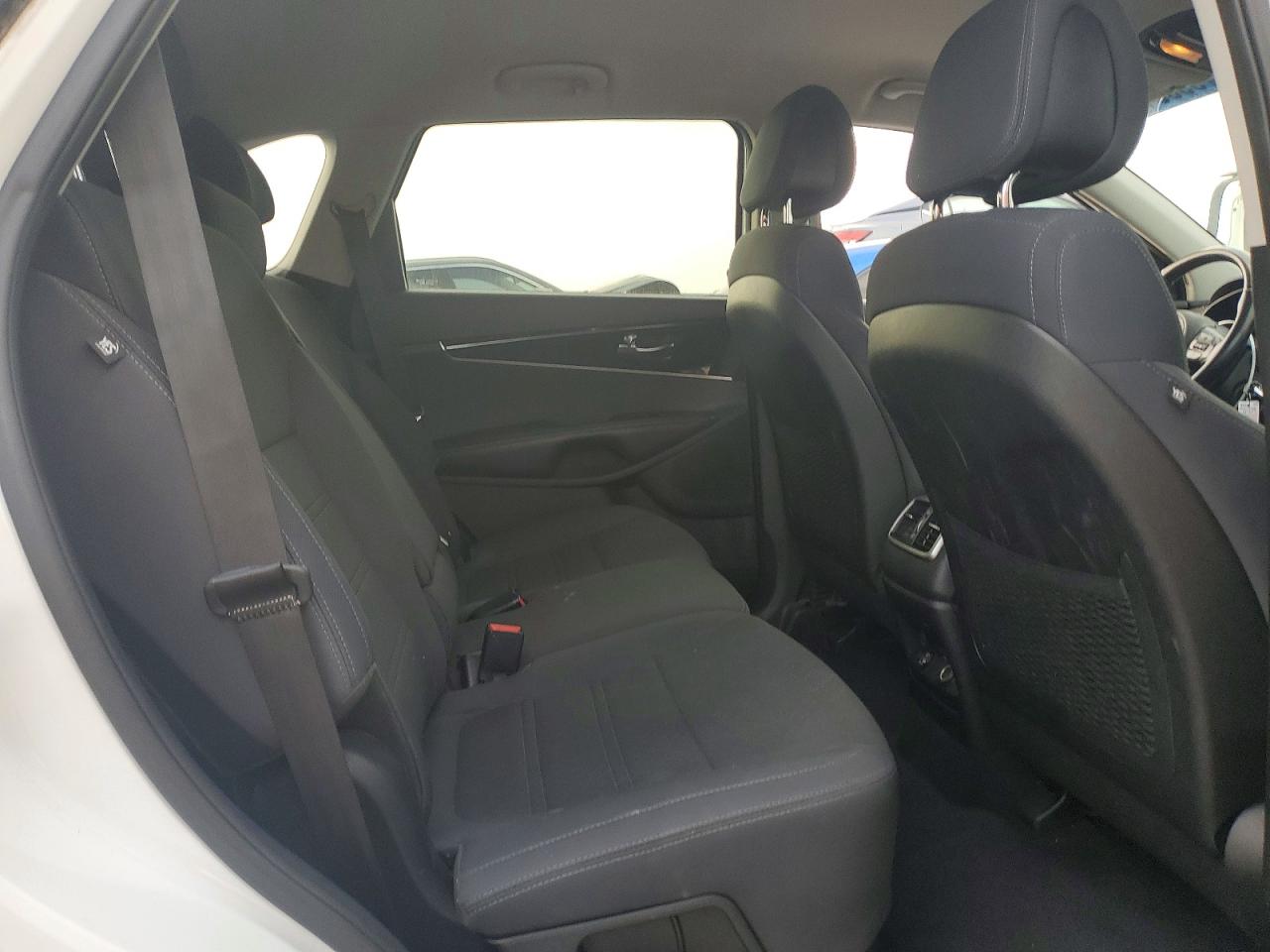 2016 KIA SORENTO LX photo 19