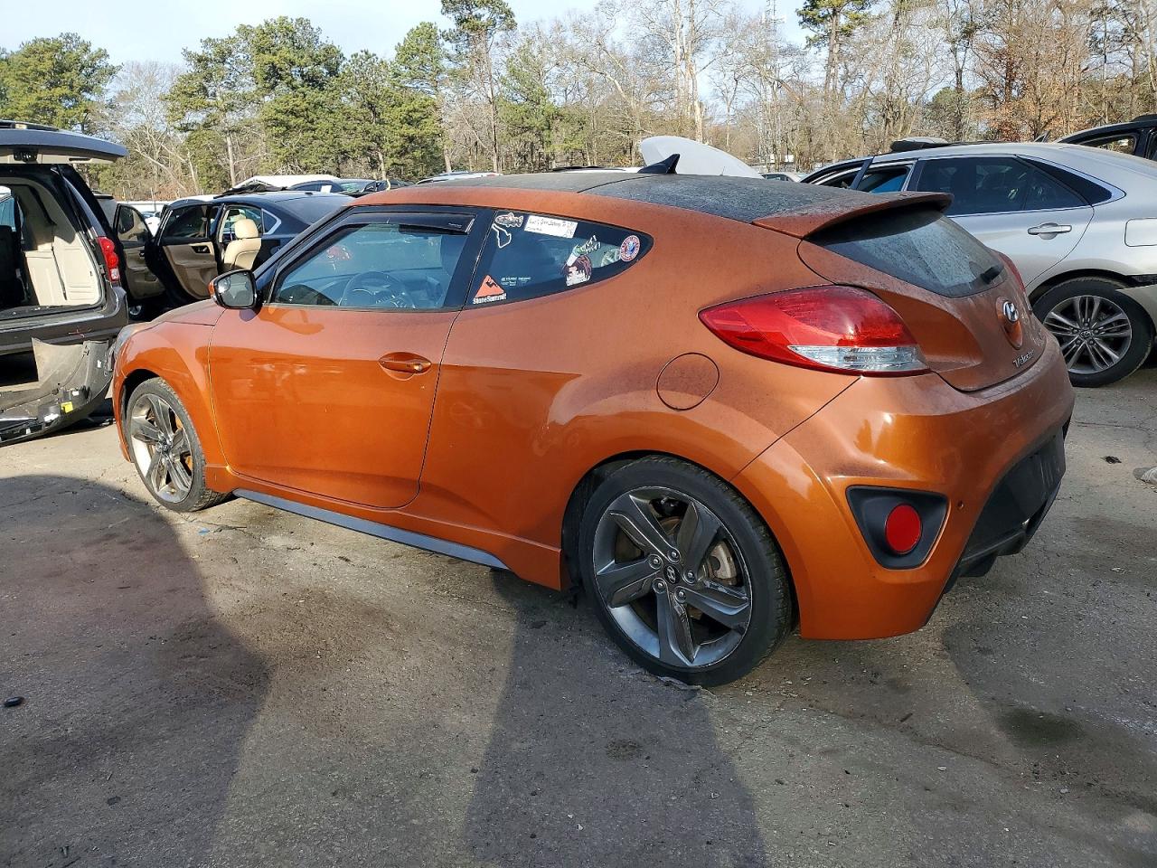 2015 HYUNDAI VELOSTER TURBO photo 2