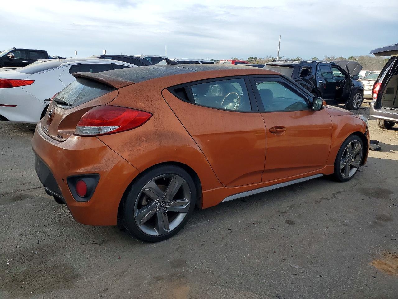 2015 HYUNDAI VELOSTER TURBO photo 3