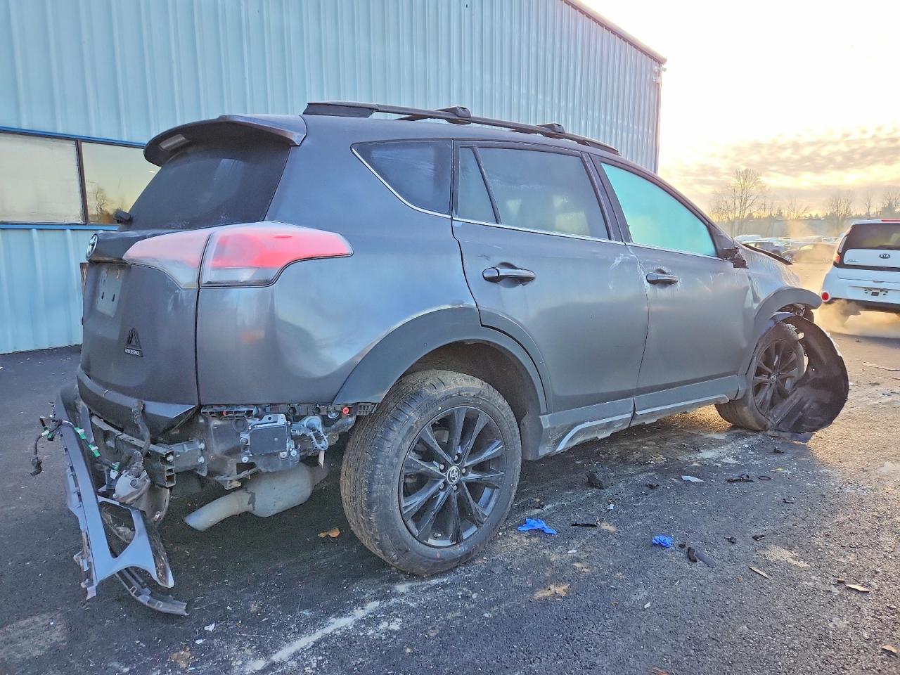 2018 TOYOTA RAV4 ADVENTURE photo 5