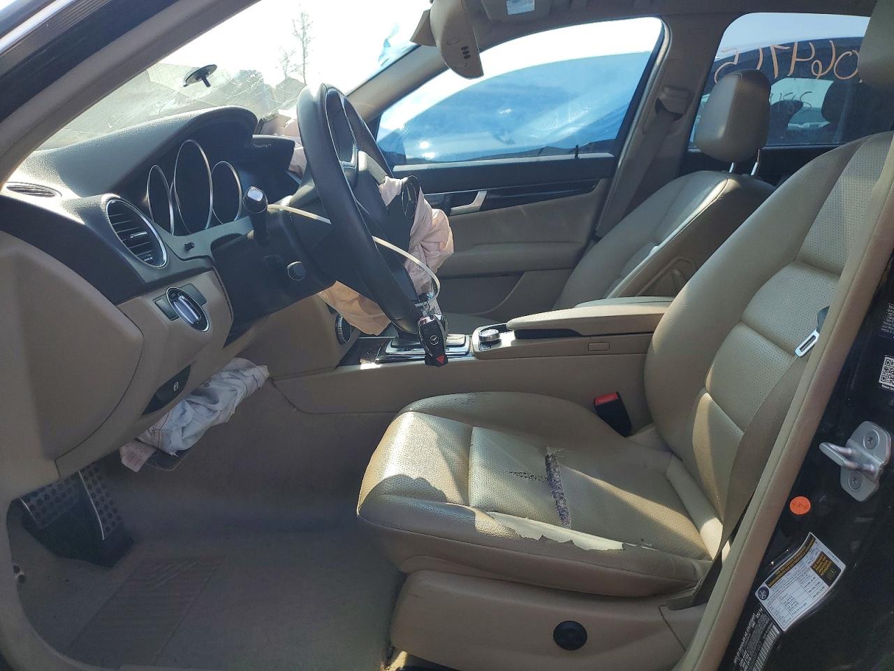 2014 MERCEDES-BENZ C 250 photo 13