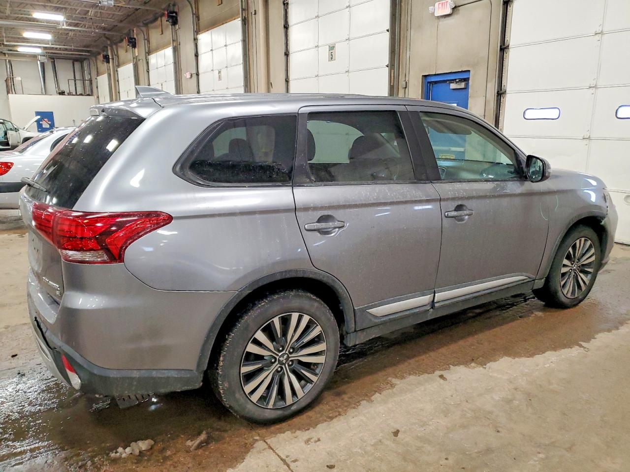 2019 MITSUBISHI OUTLANDER SE photo 3