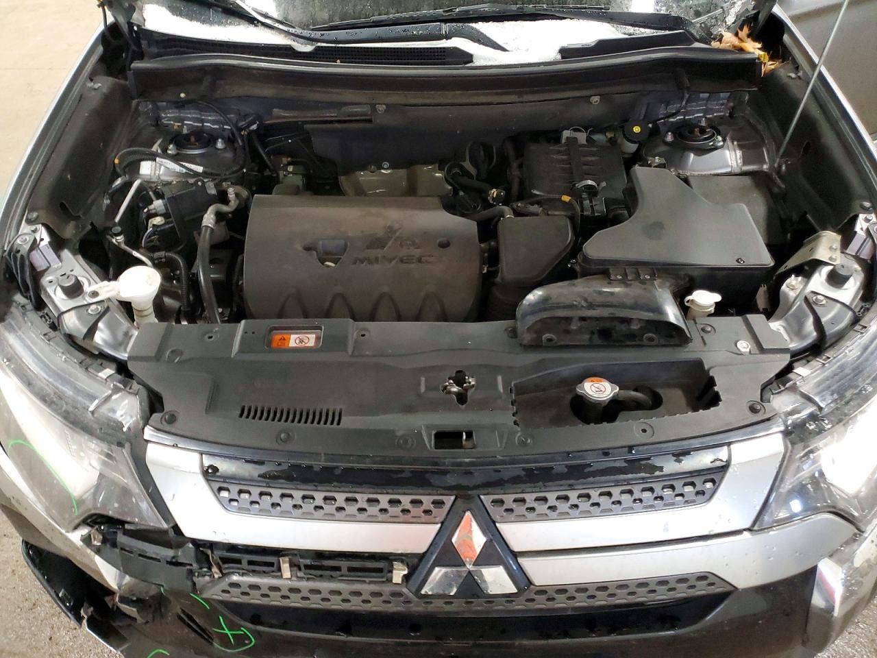 2019 MITSUBISHI OUTLANDER SE photo 12