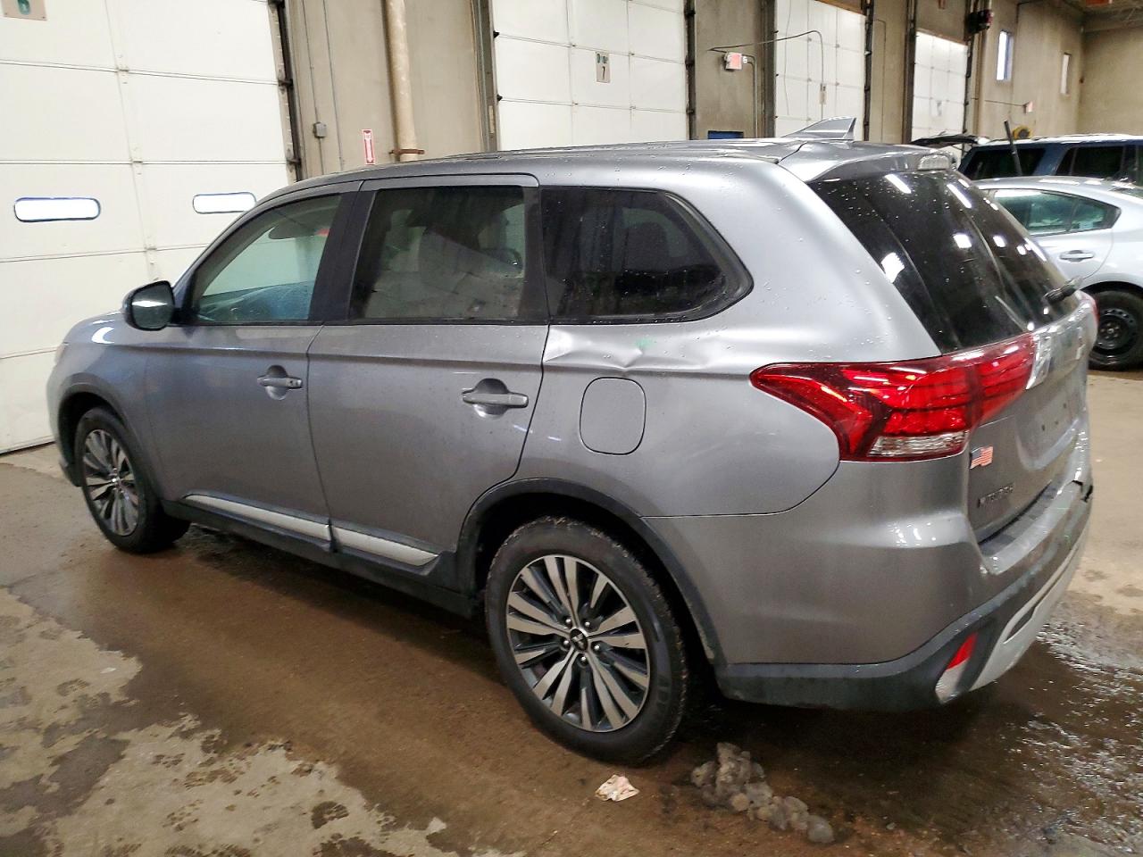 2019 MITSUBISHI OUTLANDER SE photo 2