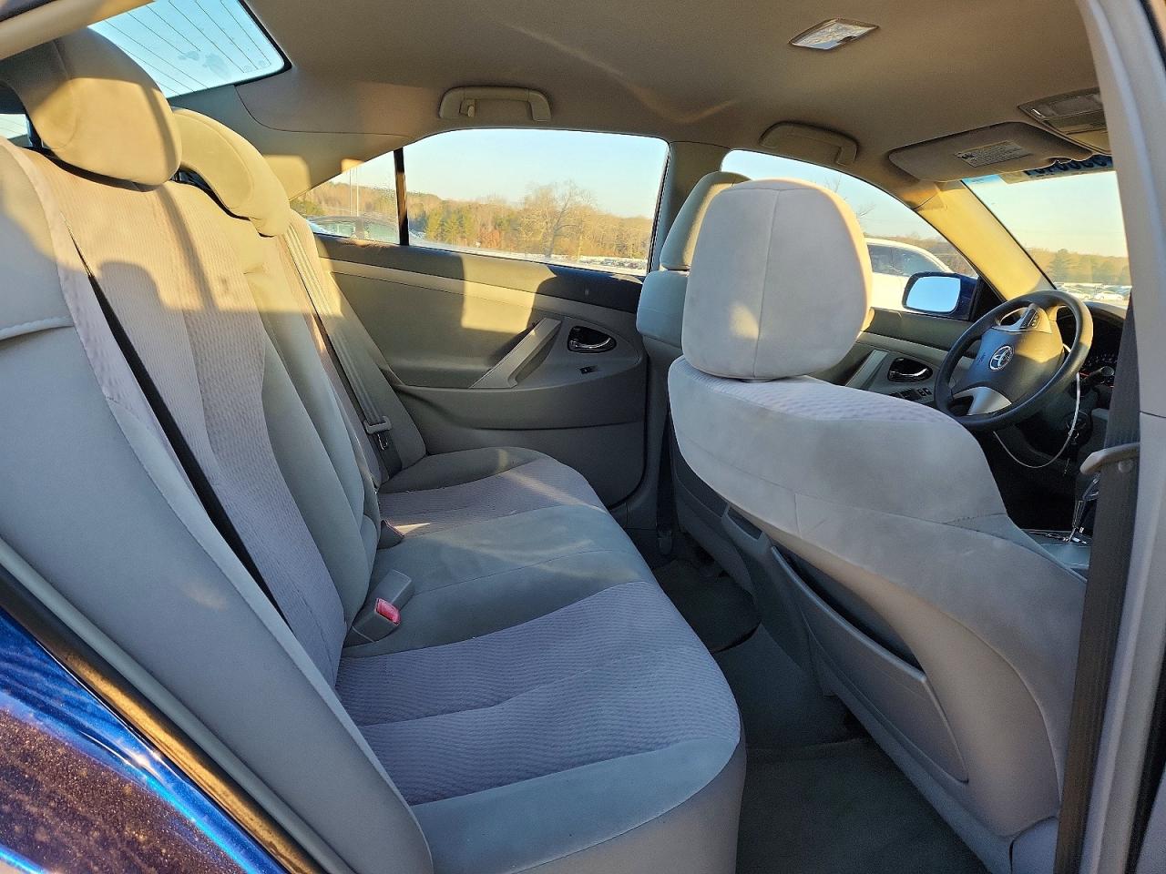 2010 TOYOTA CAMRY BASE photo 10