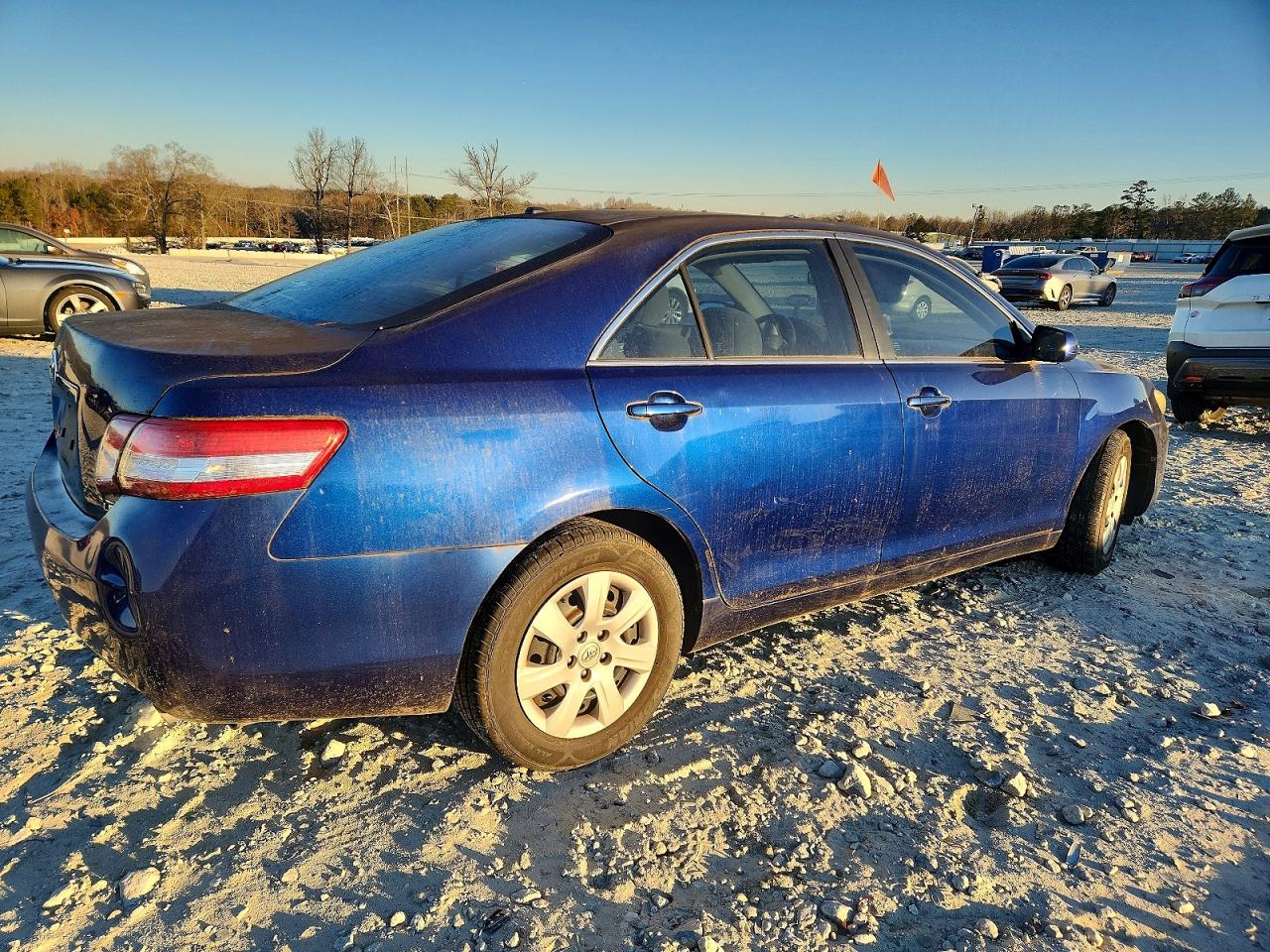 2010 TOYOTA CAMRY BASE photo 3