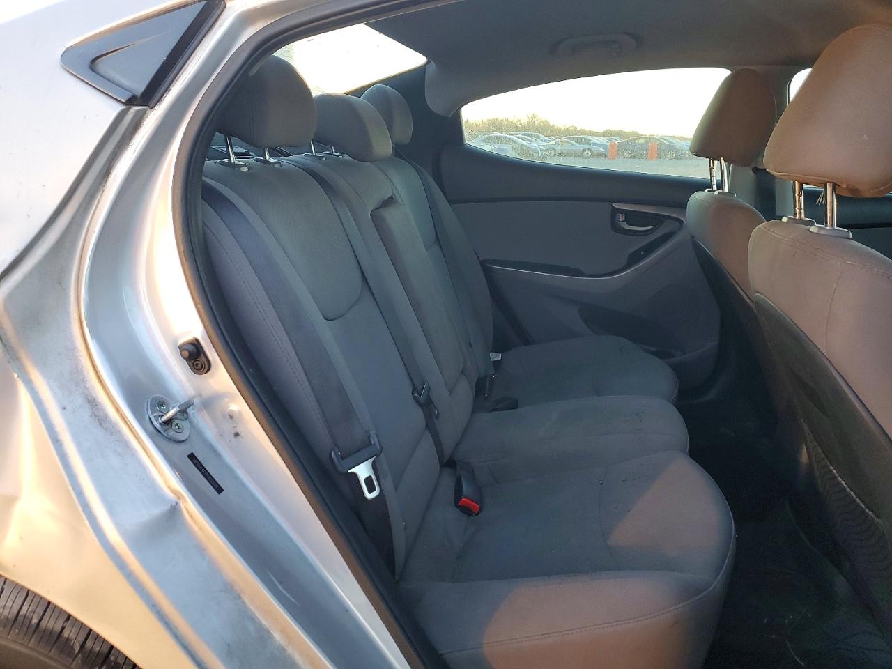 2015 HYUNDAI ELANTRA SE photo 10