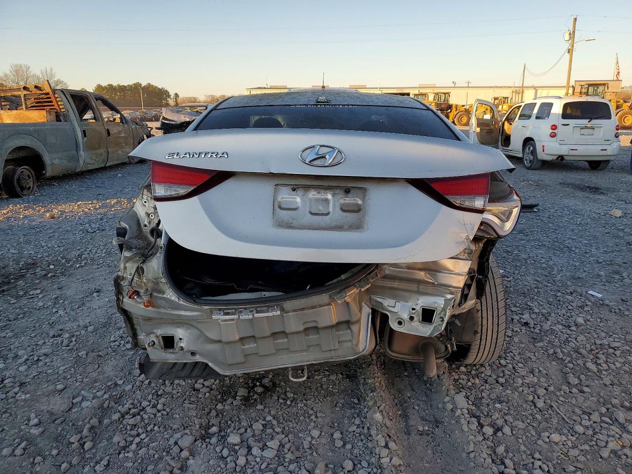 2015 HYUNDAI ELANTRA SE photo 6