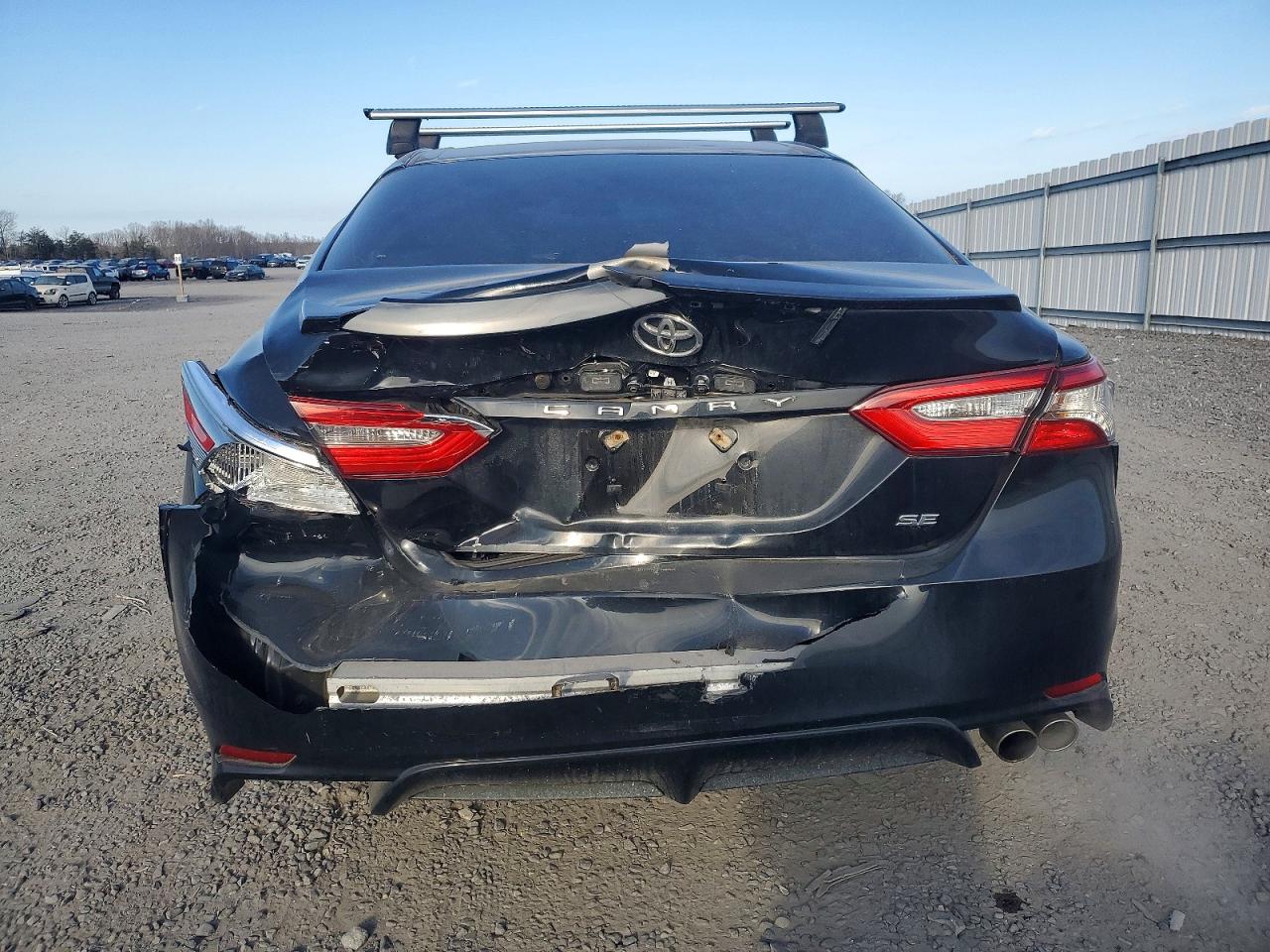 2018 TOYOTA CAMRY L photo 6