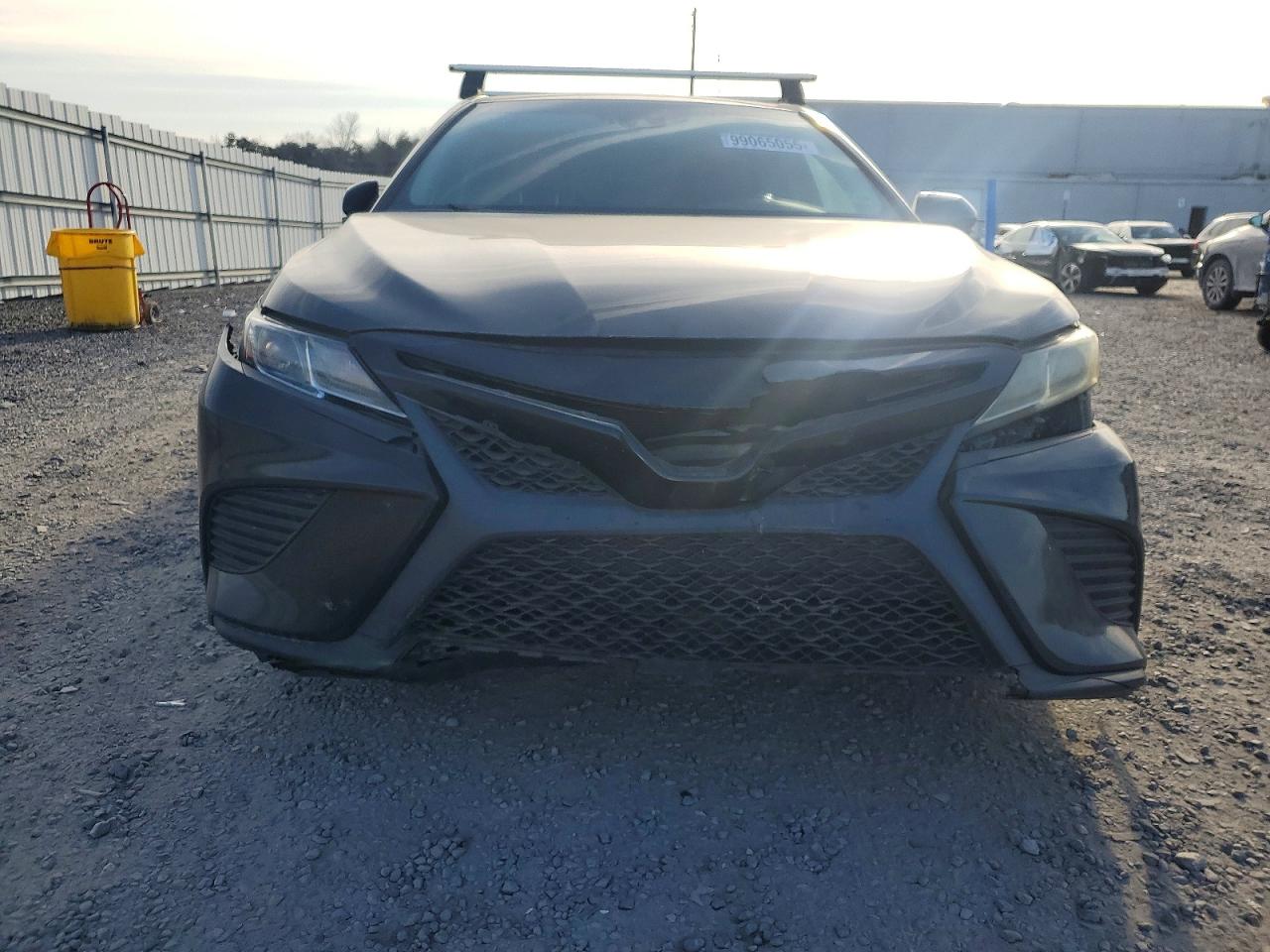 2018 TOYOTA CAMRY L photo 5