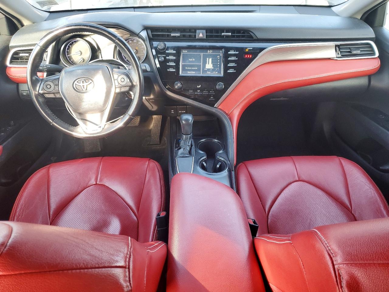 2018 TOYOTA CAMRY L photo 8