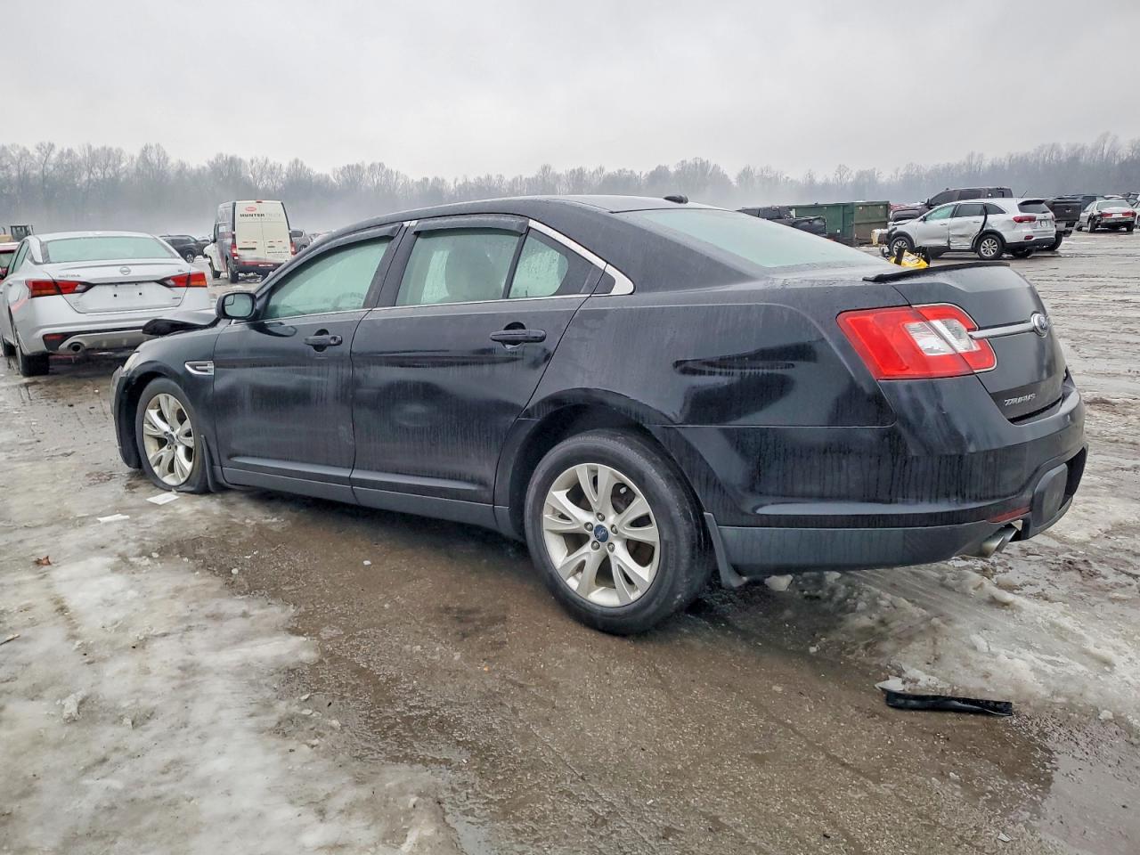 2012 FORD TAURUS SEL photo 2
