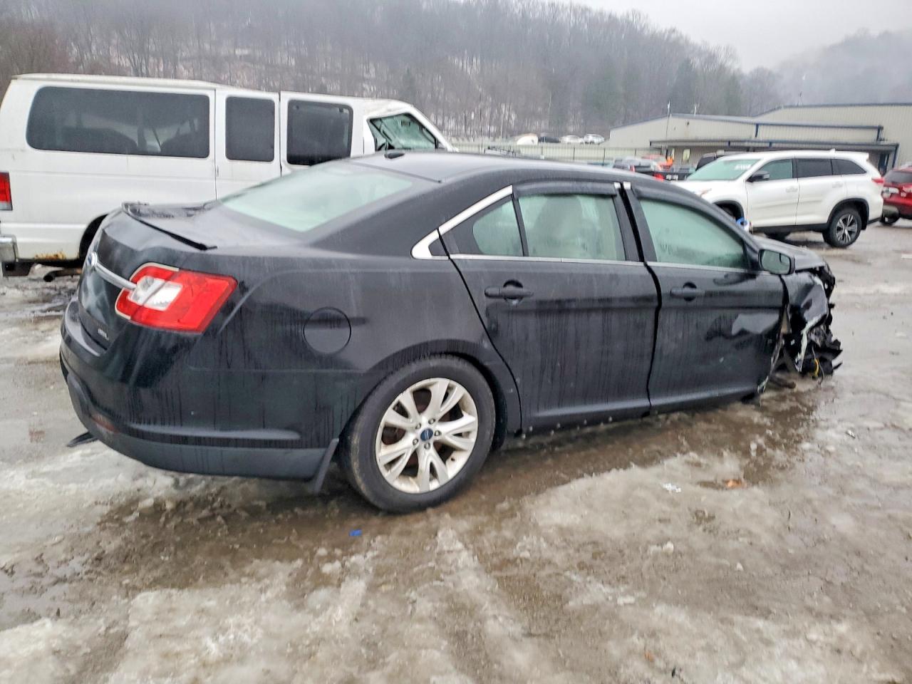 2012 FORD TAURUS SEL photo 3