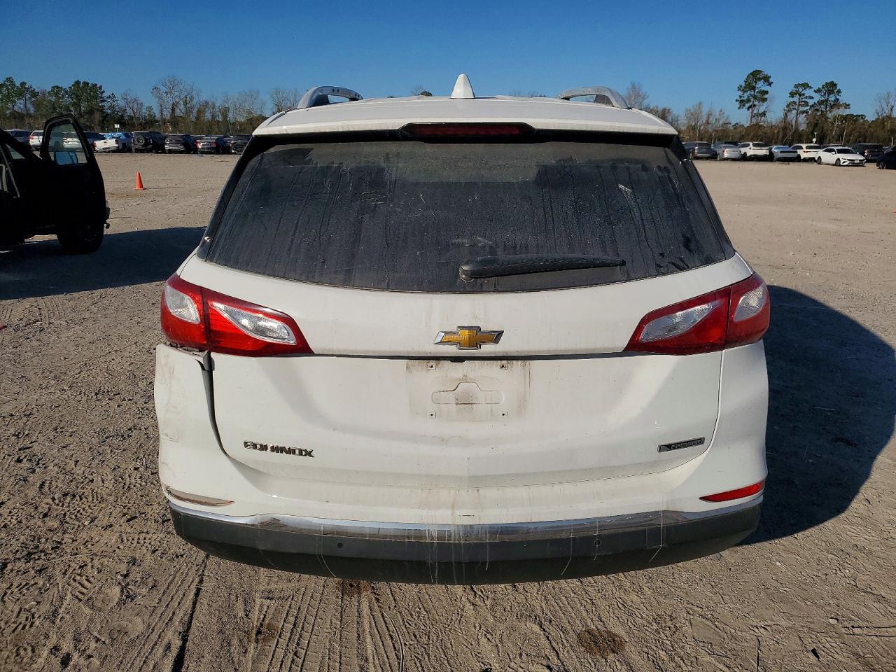 2018 CHEVROLET EQUINOX PREMIER photo 11