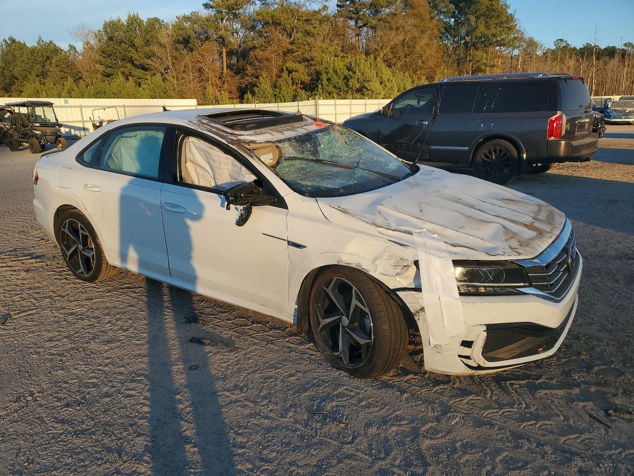 2020 VOLKSWAGEN PASSAT R-LINE photo 4