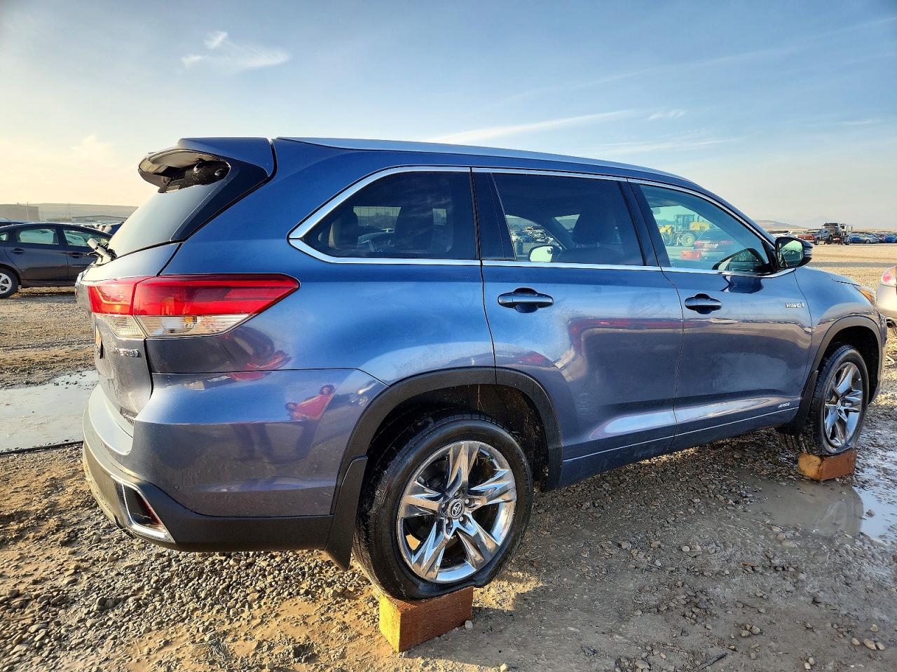 2019 TOYOTA HIGHLANDER HYBRID LIMITED PLATINUM photo 3