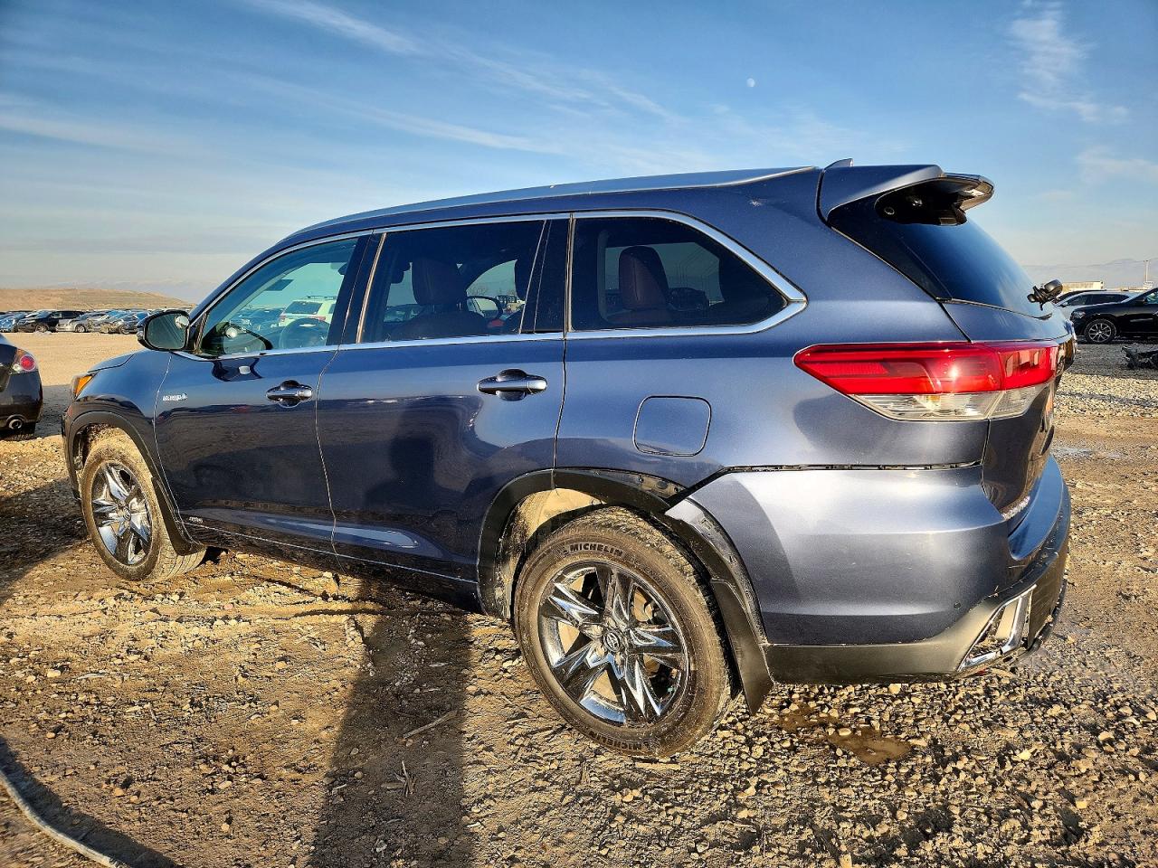 2019 TOYOTA HIGHLANDER HYBRID LIMITED PLATINUM photo 2