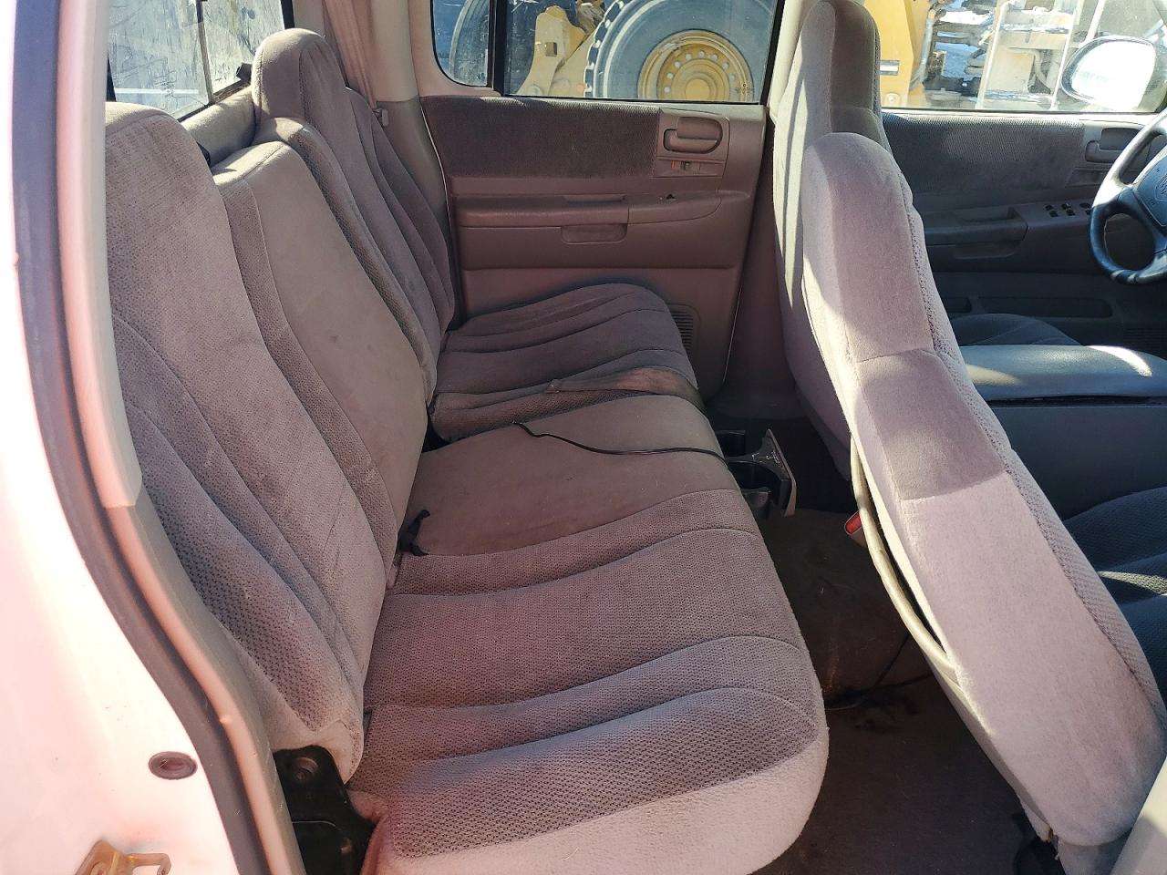 2004 DODGE DAKOTA QUAD SPORT photo 10