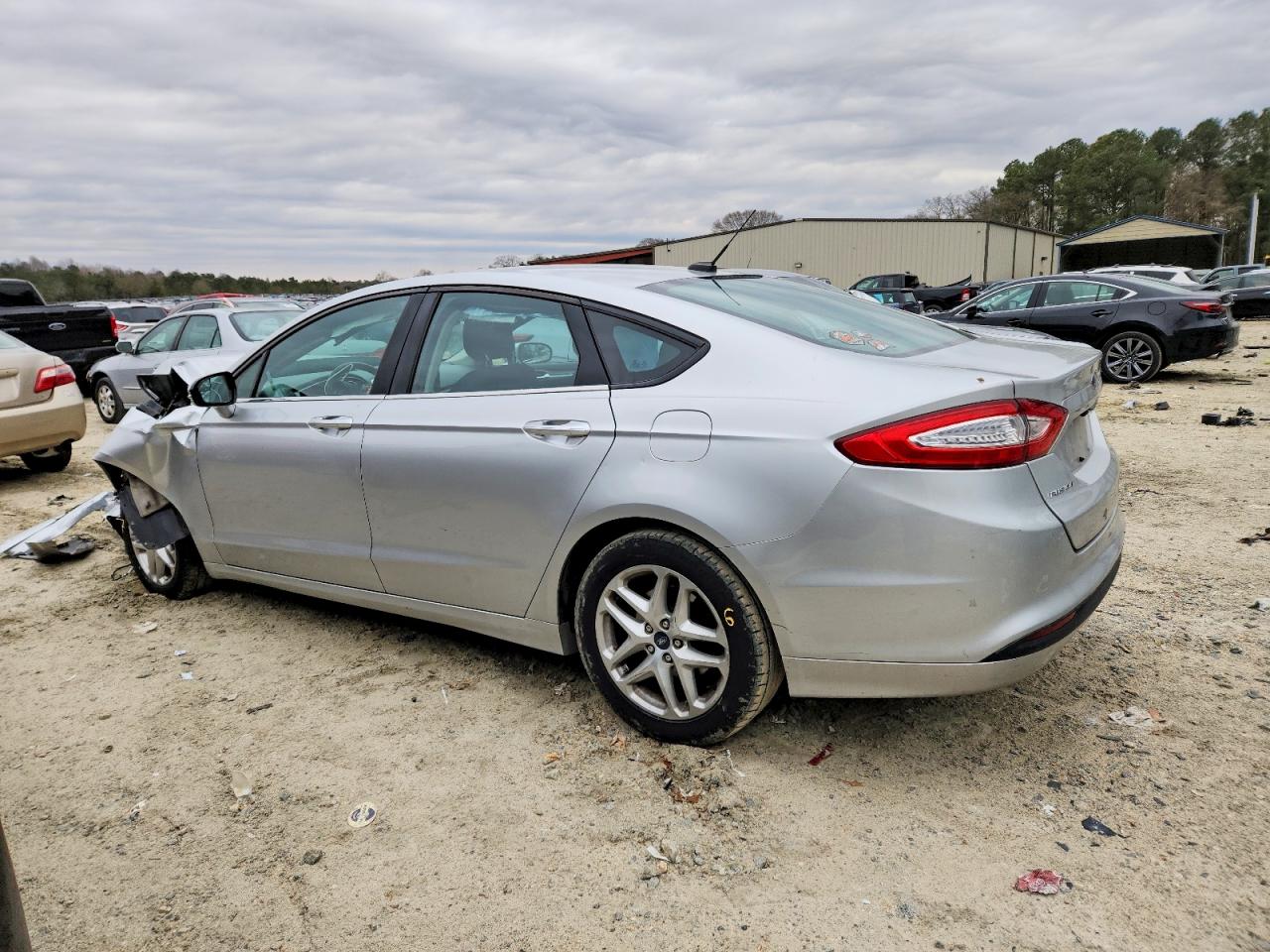 2013 FORD FUSION SE photo 2