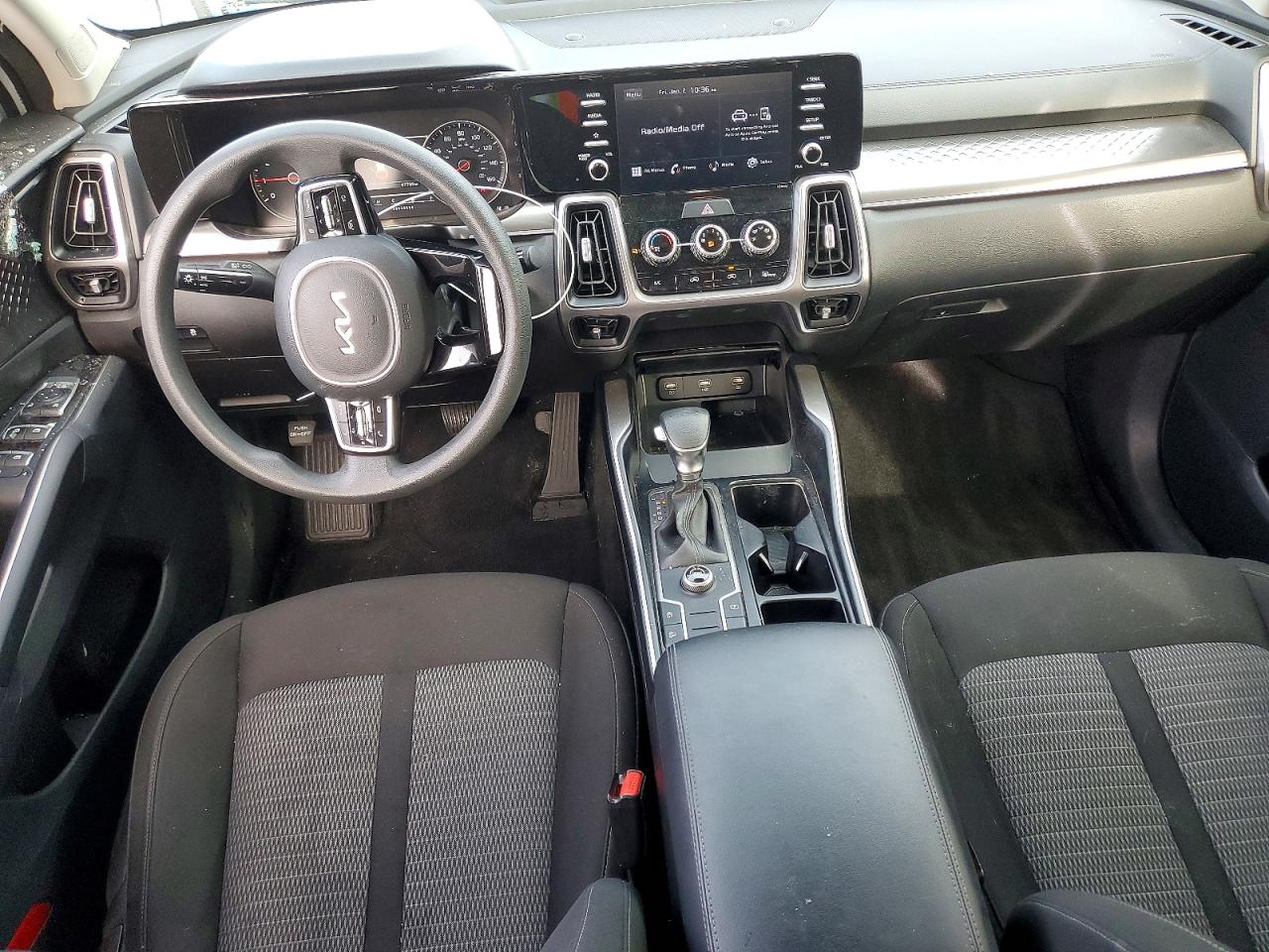 2022 KIA SORENTO LX photo 8