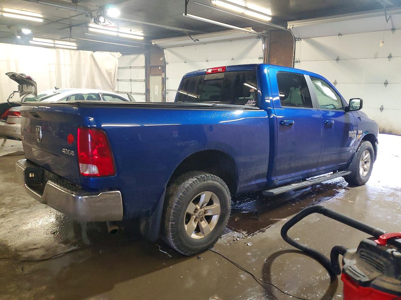 2019 RAM 1500 CLASSIC SLT photo 3