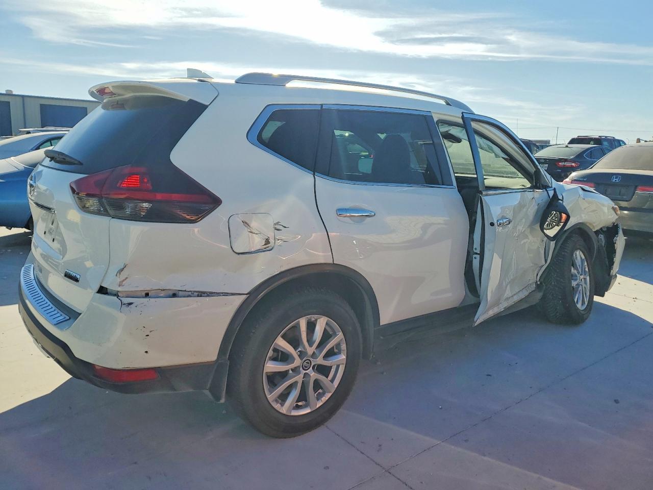 2020 NISSAN ROGUE S photo 3