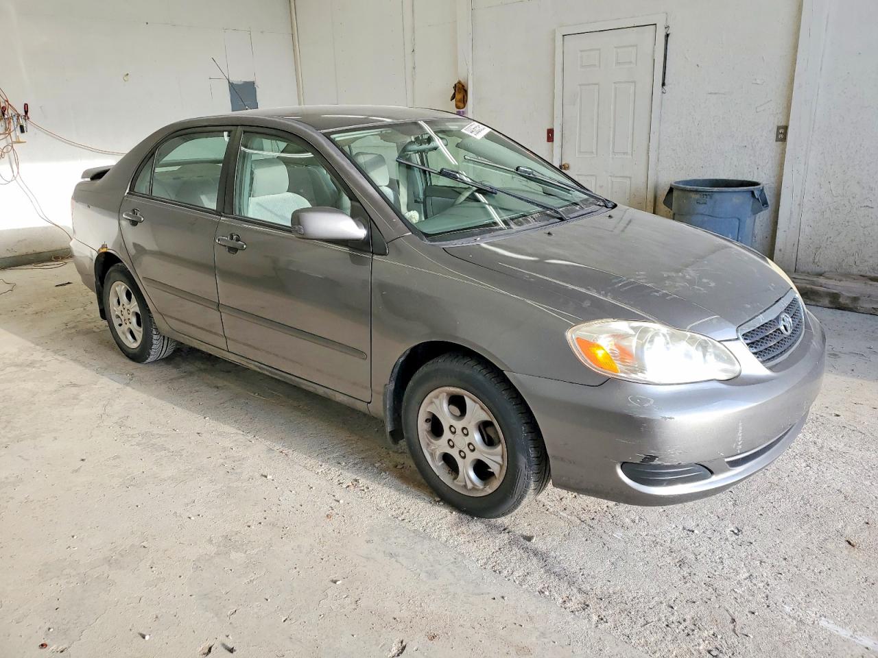2005 TOYOTA COROLLA CE photo 4