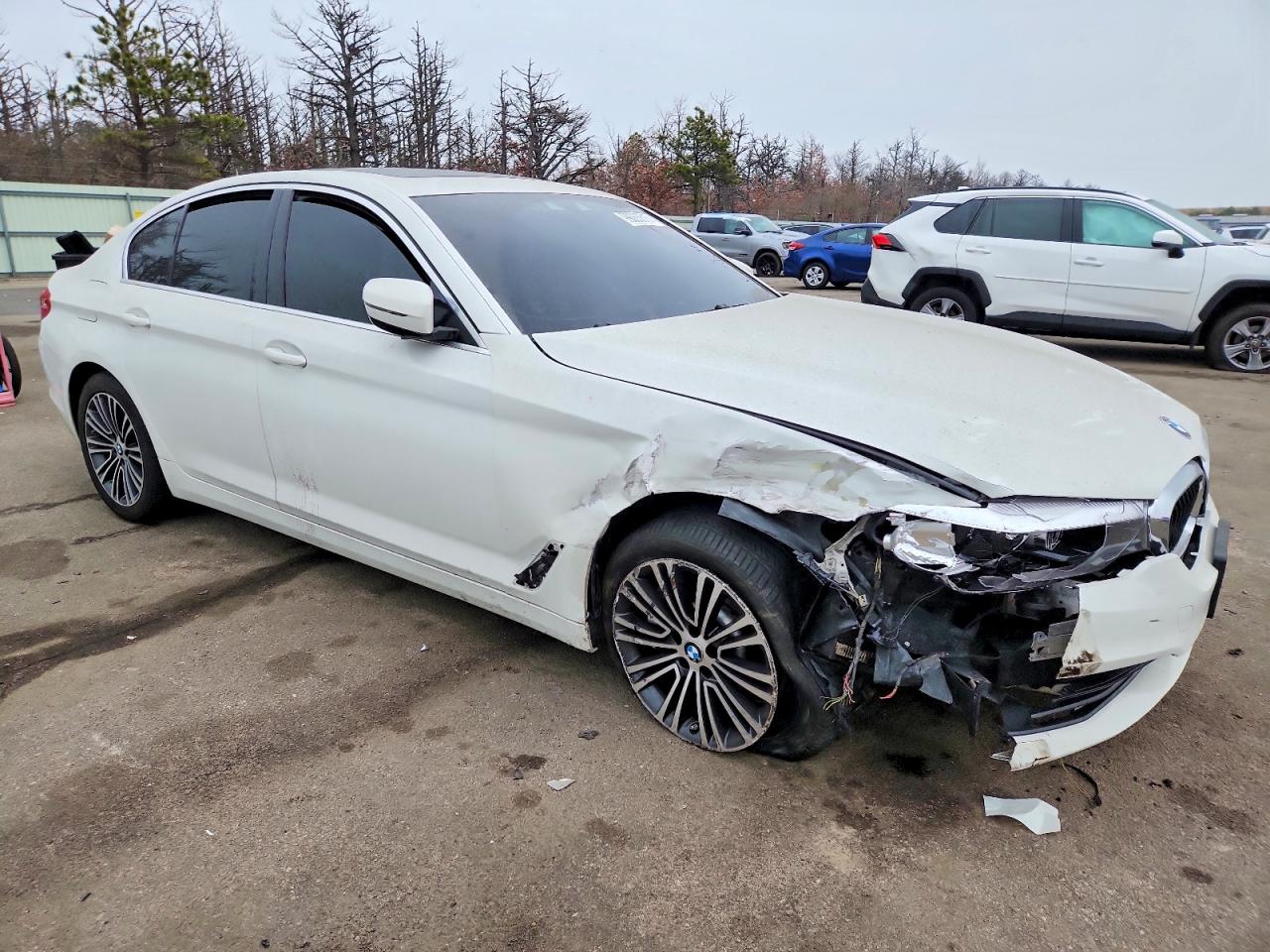 2020 BMW 530 XI photo 4