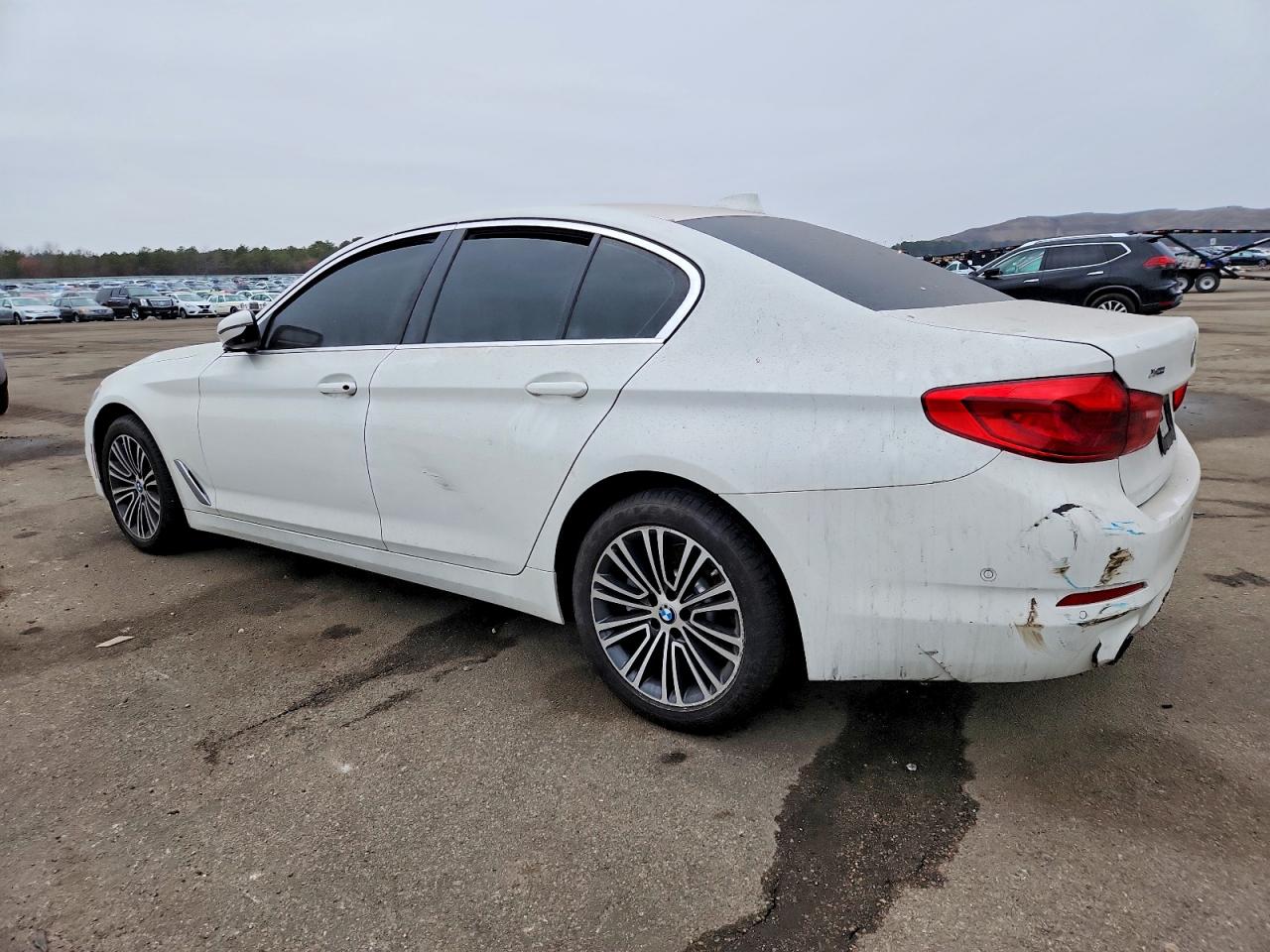 2020 BMW 530 XI photo 2