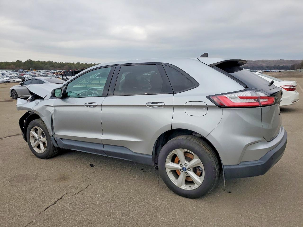 2021 FORD EDGE SE photo 2