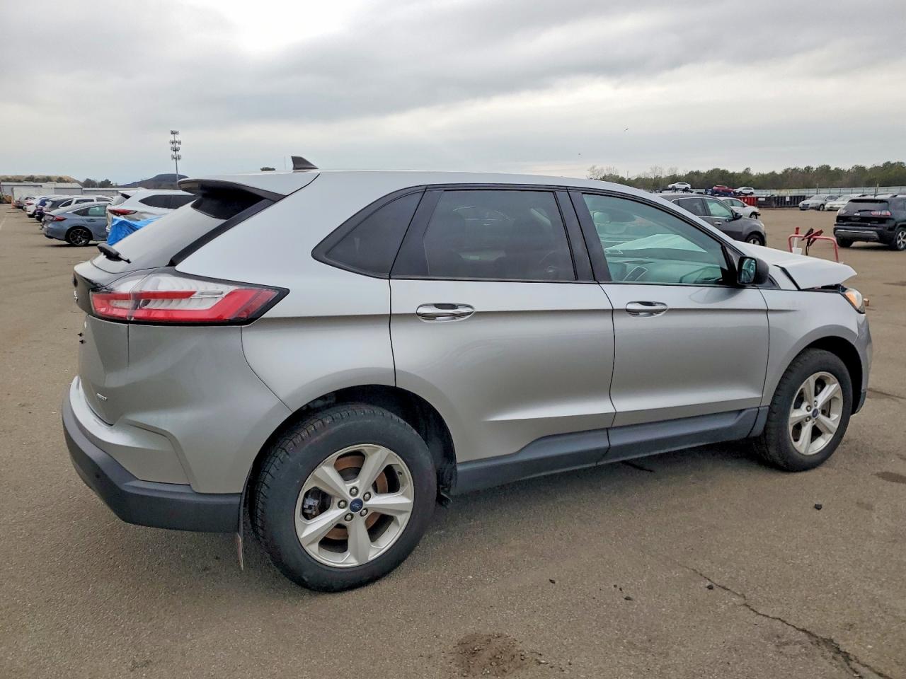 2021 FORD EDGE SE photo 3