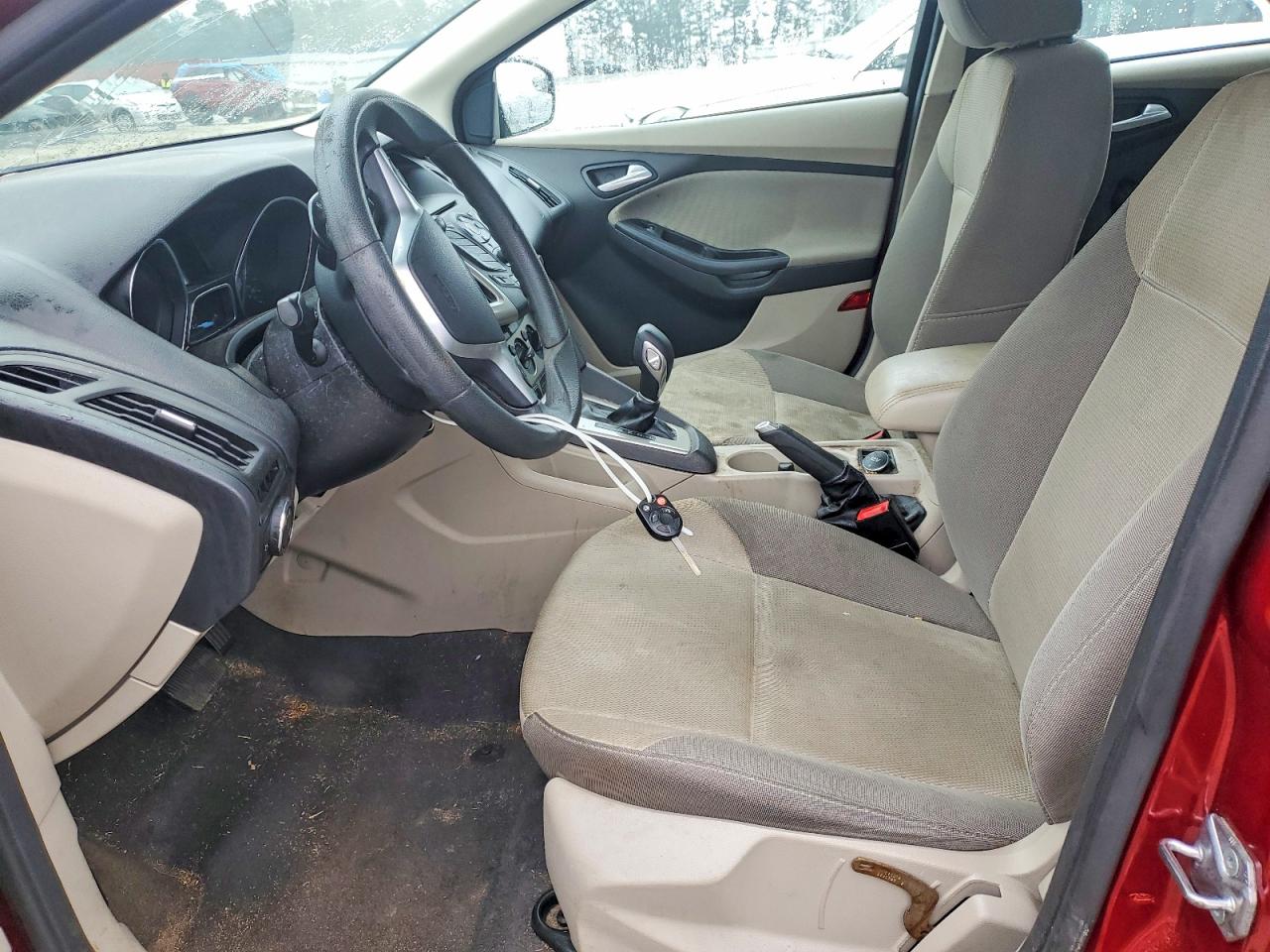 2014 FORD FOCUS SE photo 13
