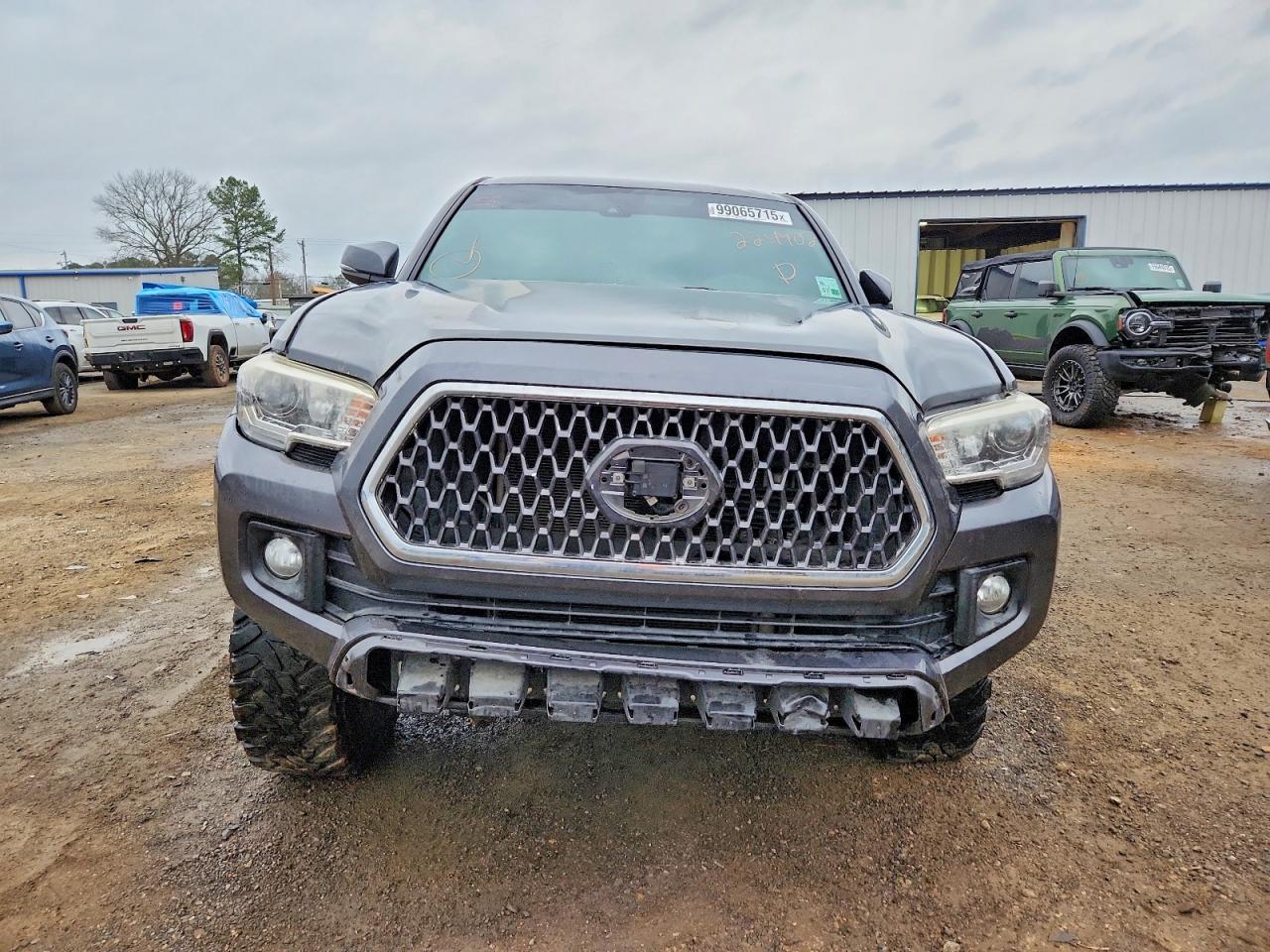 2019 TOYOTA TACOMA DOUBLE CAB photo 9